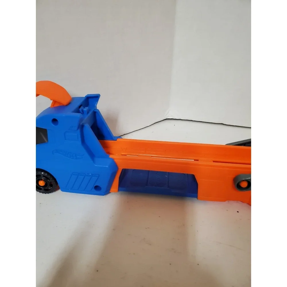 Hot Wheels City Speed Track Transporter W/ 9 Hot Wheels Included